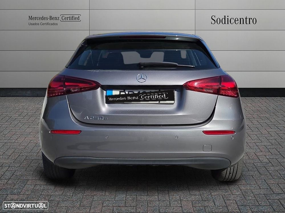 Mercedes-Benz A 250 e - 9