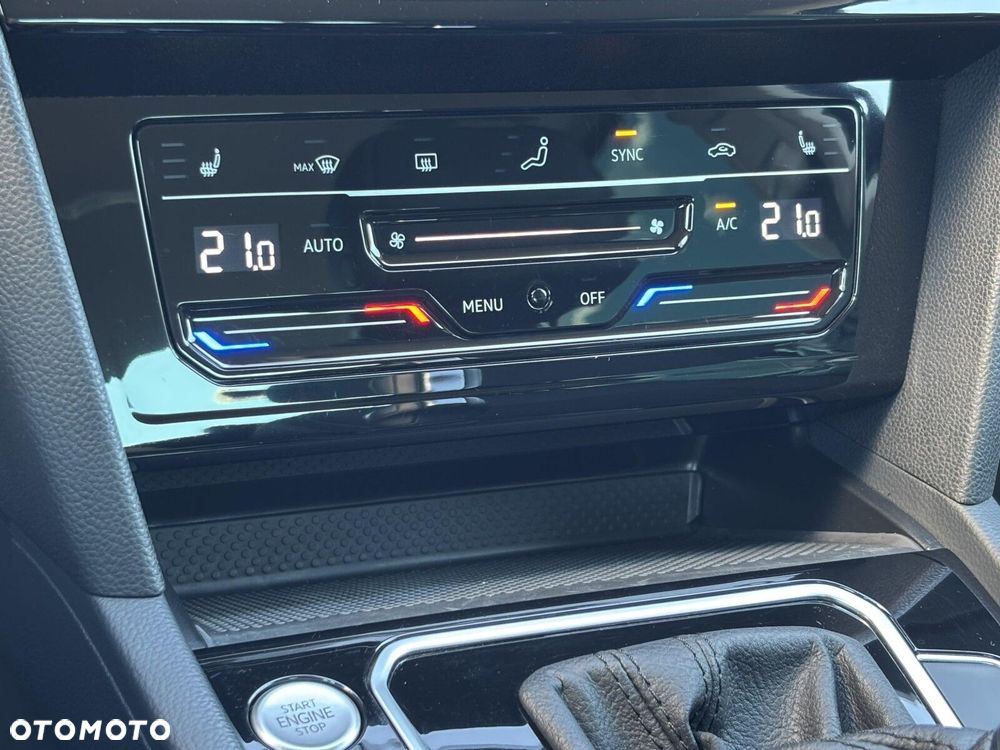Volkswagen Passat - 33