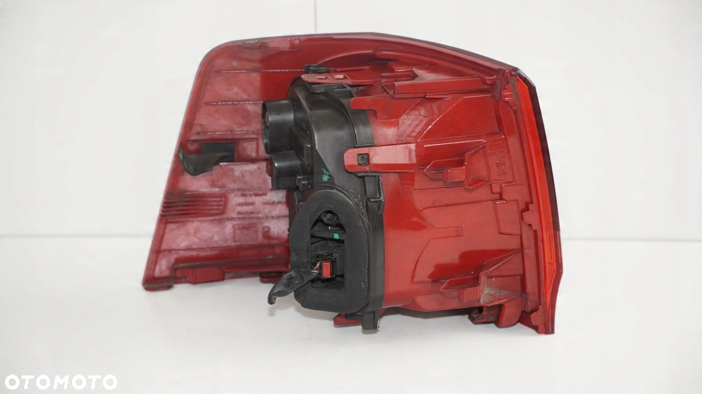 LAMPA PRAWY TYŁ TYLNA VW SHARAN MK2 10-16R - 5