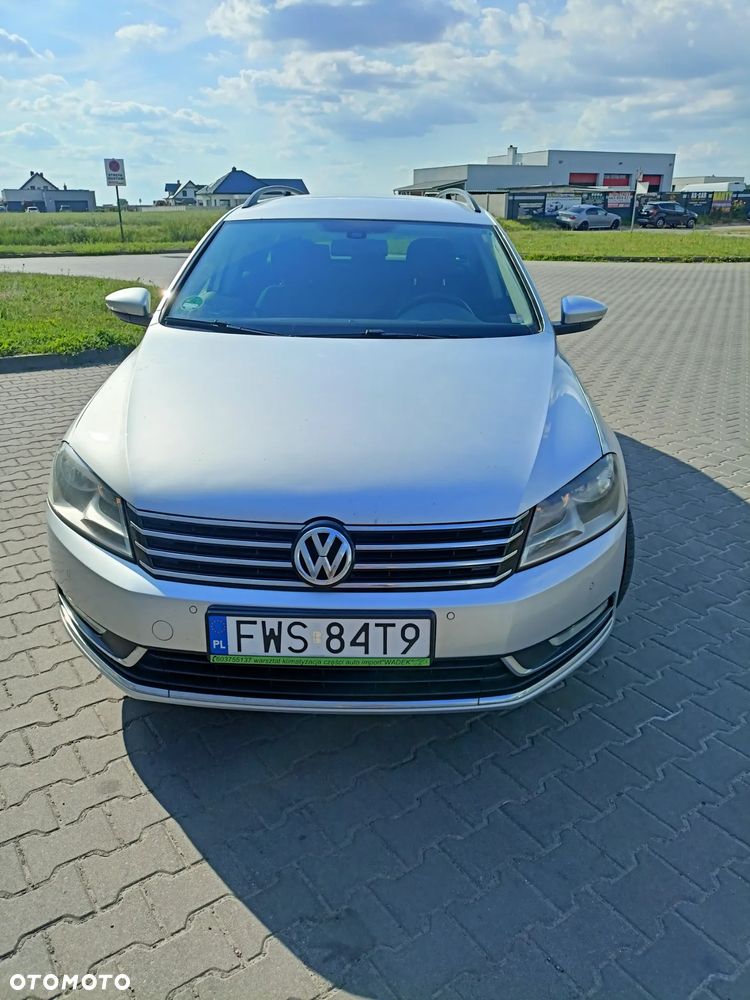 Volkswagen Passat - 1