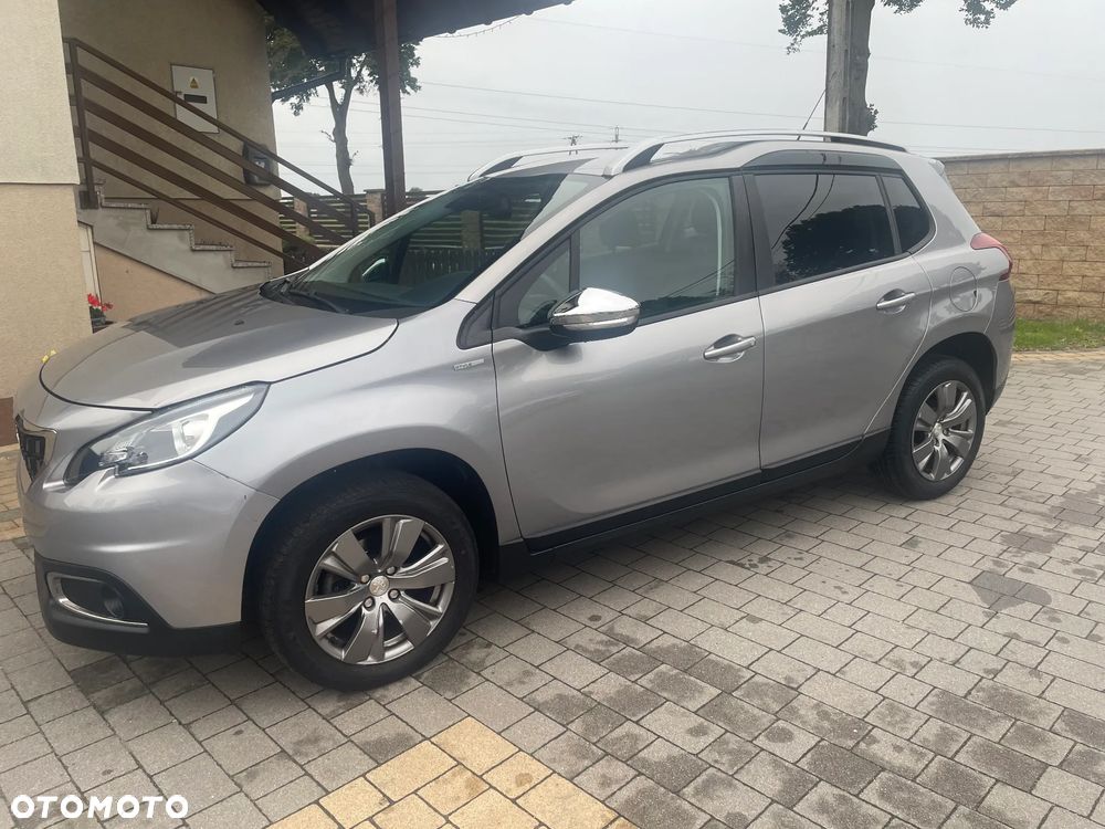 Peugeot 2008 1.2 Pure Tech Style - 10
