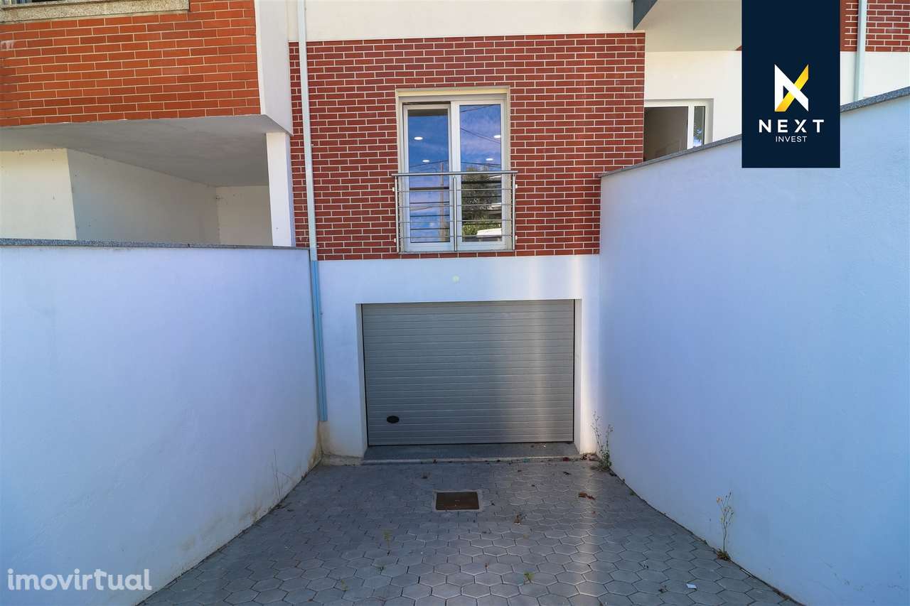 Moradia Banda T5 Arquitetura Moderna para venda a 3 Minutos do Centro - Grande imagem: 3/29