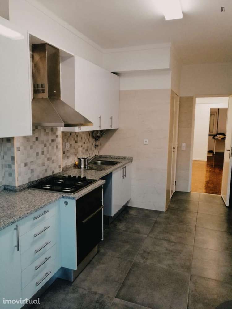 Quarto - localizado em Almada Lisbon - Grande imagem: 2/9