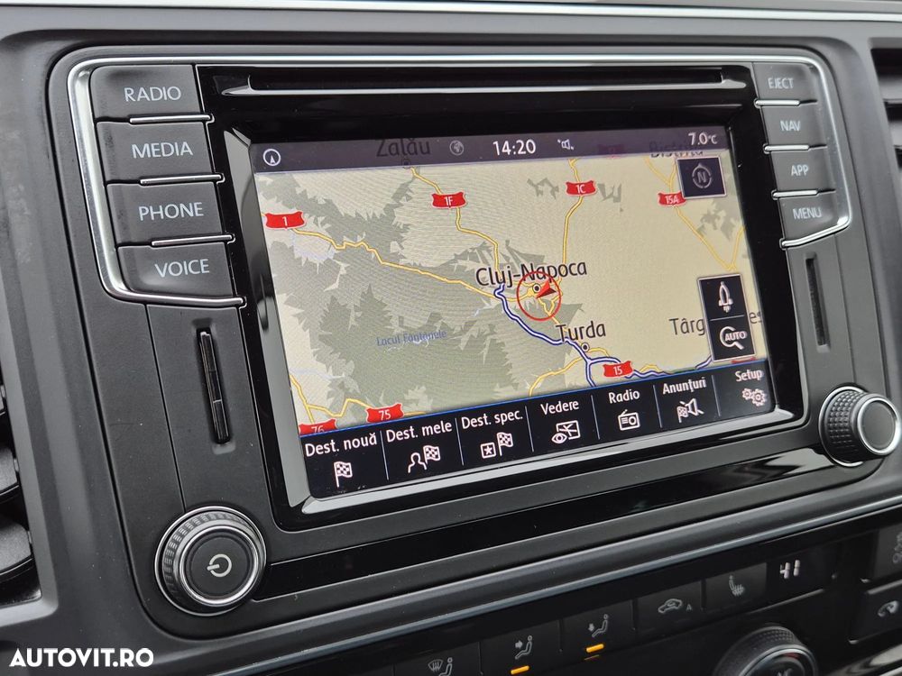 Volkswagen Multivan - 26