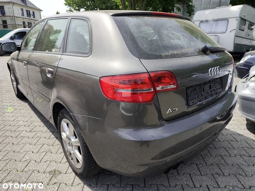Audi A3 Sportback 1.8 TFSI Ambiente - 3