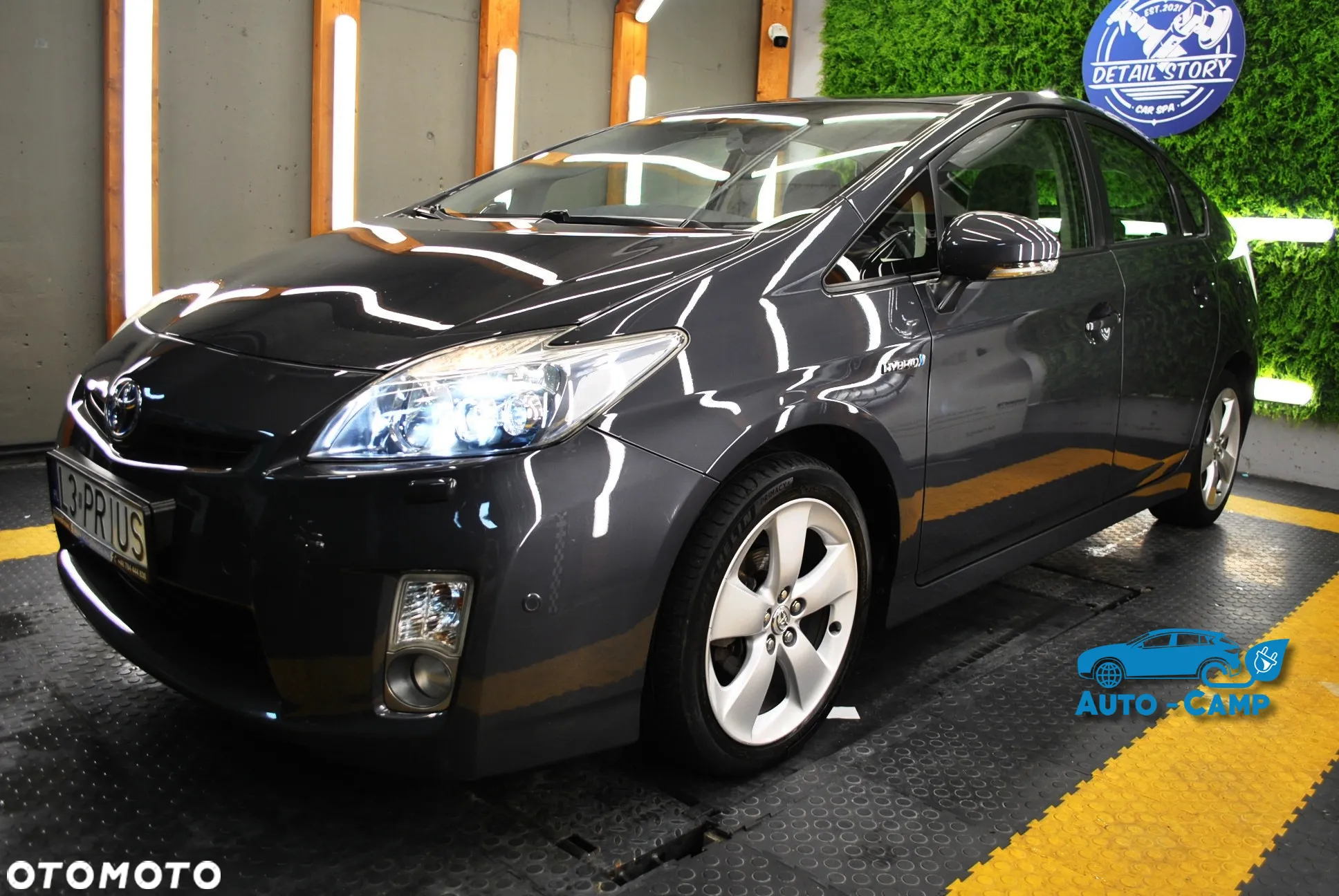 Toyota Prius 1.8 HSD Premium - 25