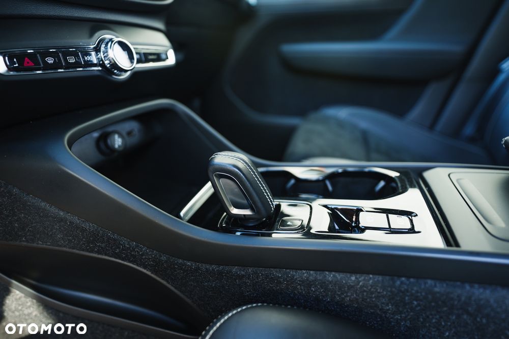 Volvo XC 40 D3 AWD Geartronic R-Design - 10