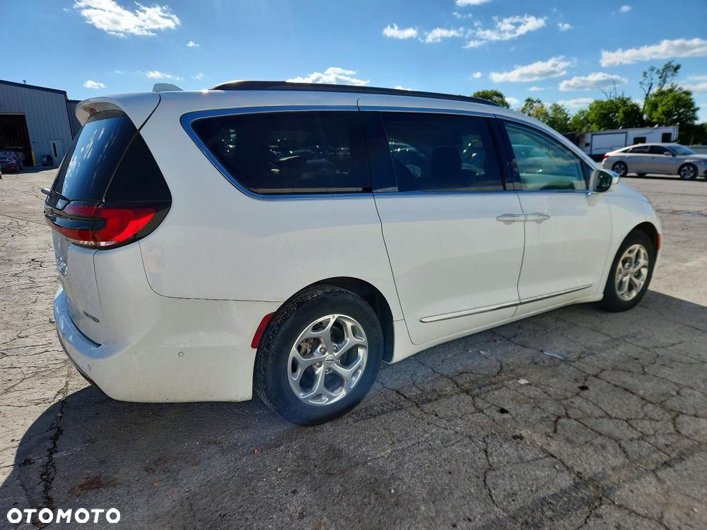 Chrysler Pacifica - 4
