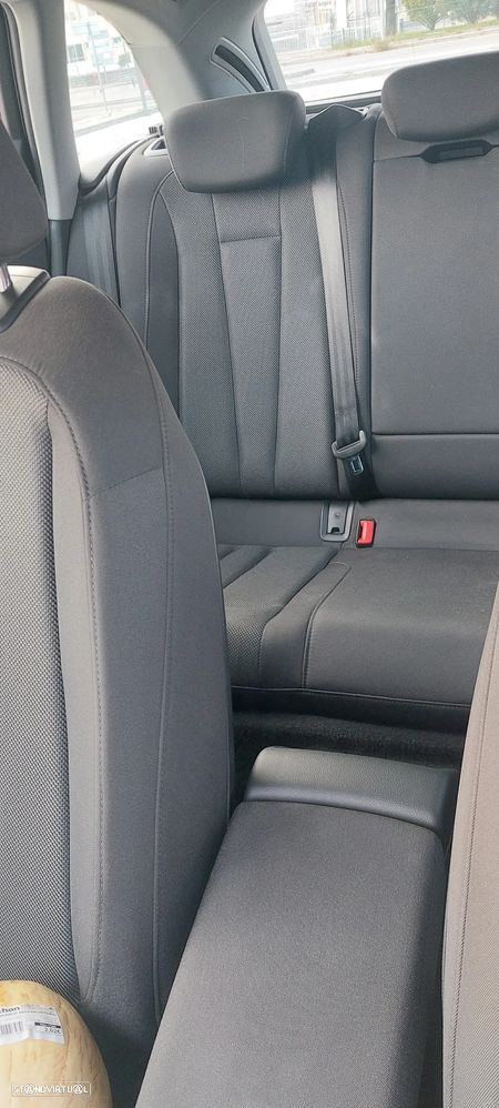 Audi A4 Avant 30 TDI S tronic - 7