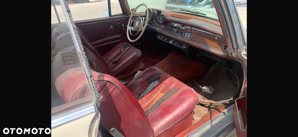 Mercedes-Benz W111 - 8
