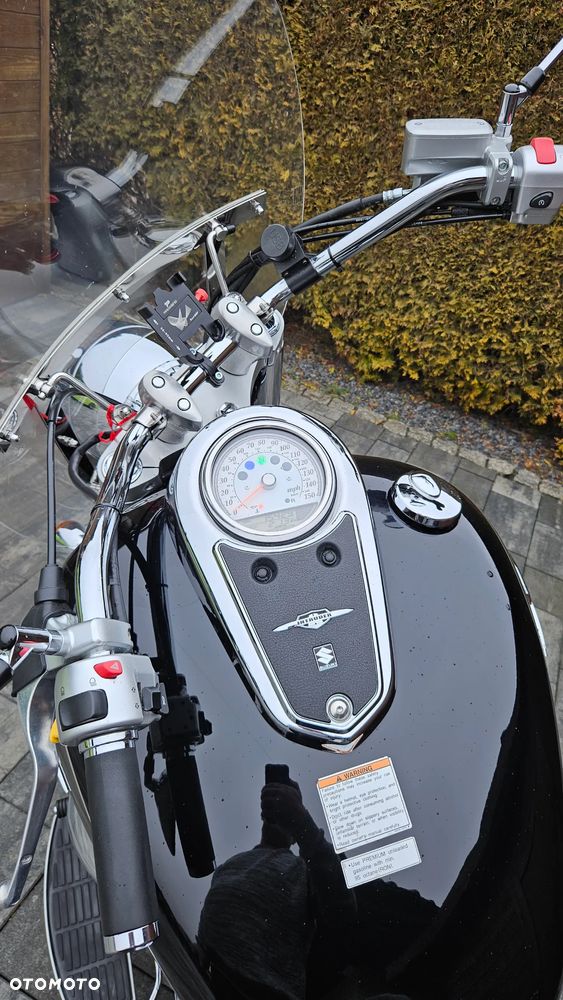 Suzuki Intruder - 22