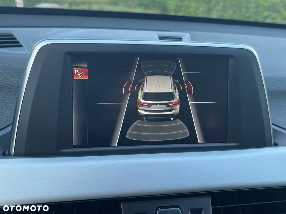 BMW X1 sDrive18i - 16