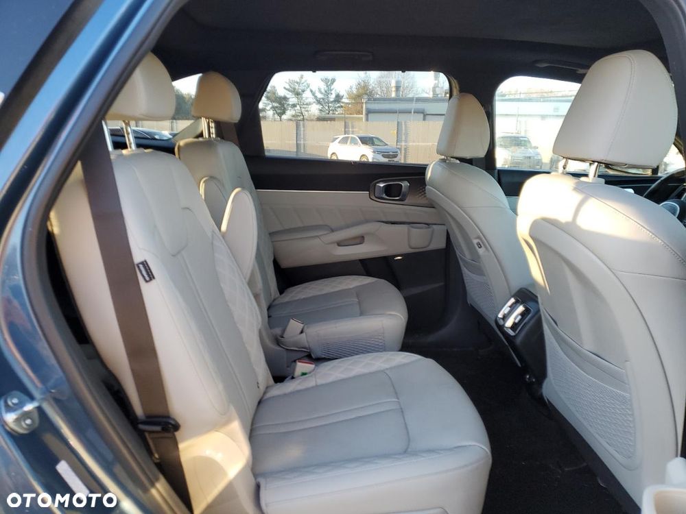 Kia Sorento - 12