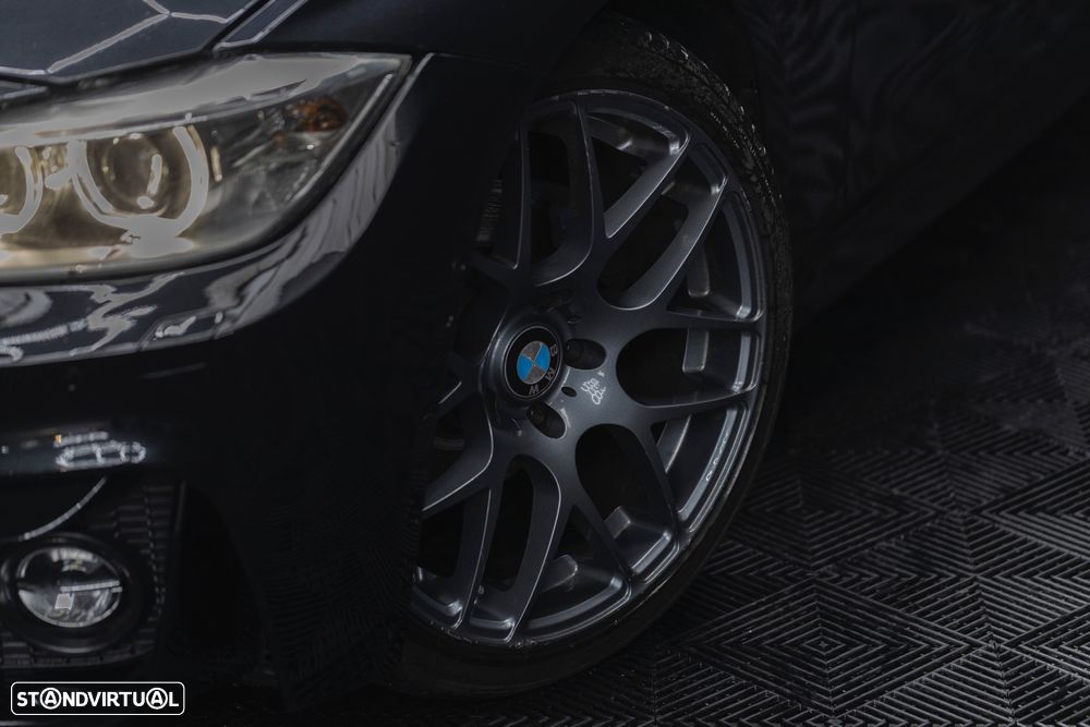 BMW 320 d xDrive DPF Aut. Edition Sport - 3