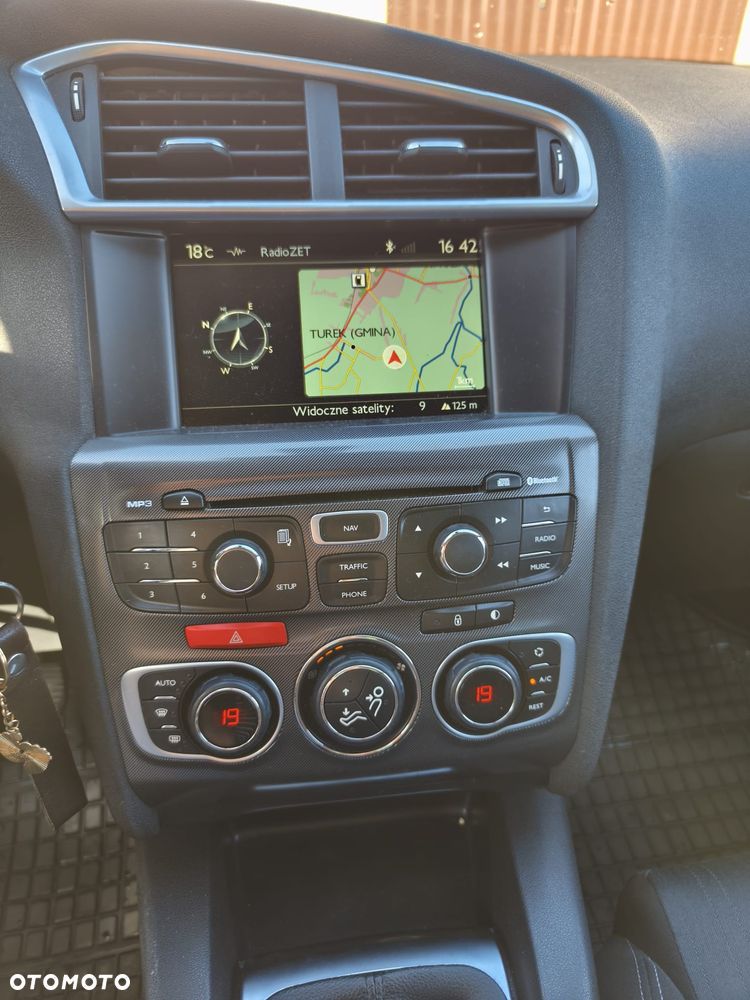 Citroën C4 1.6 HDi Exclusive - 4