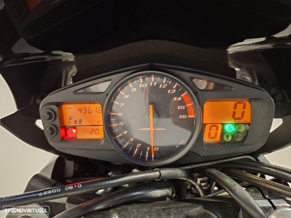 Suzuki GSR GSR 700 - 4