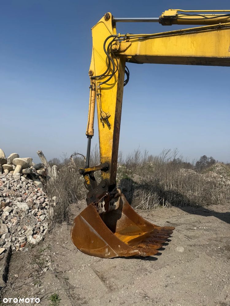 New Holland E215 - 21