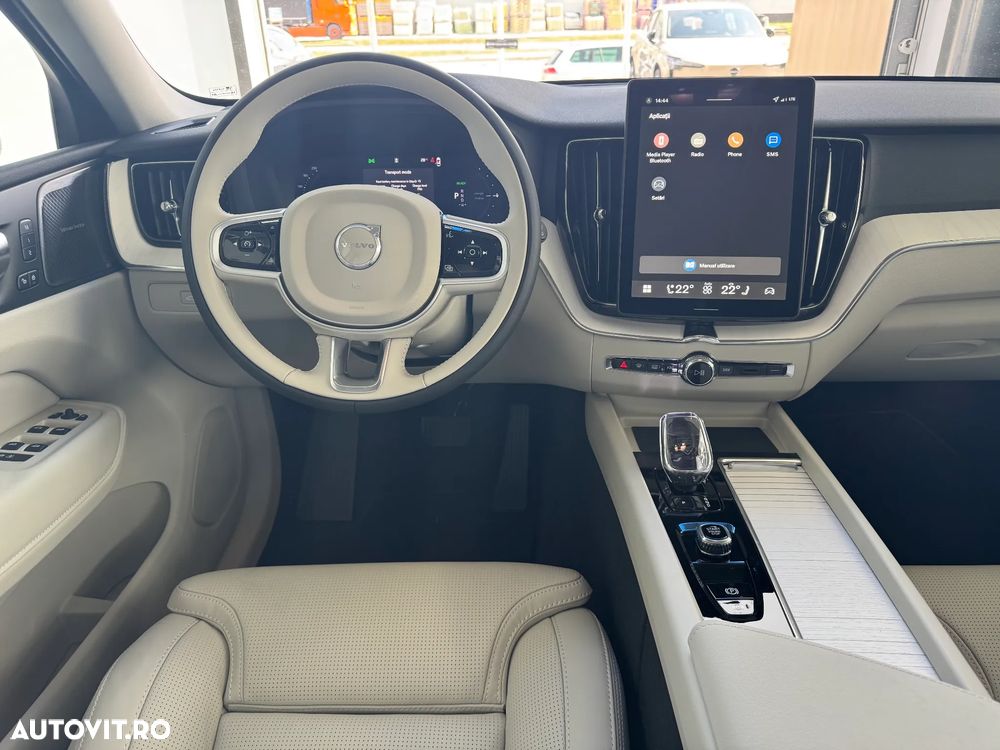 Volvo XC 60 T6 AWD Plus Dark - 12