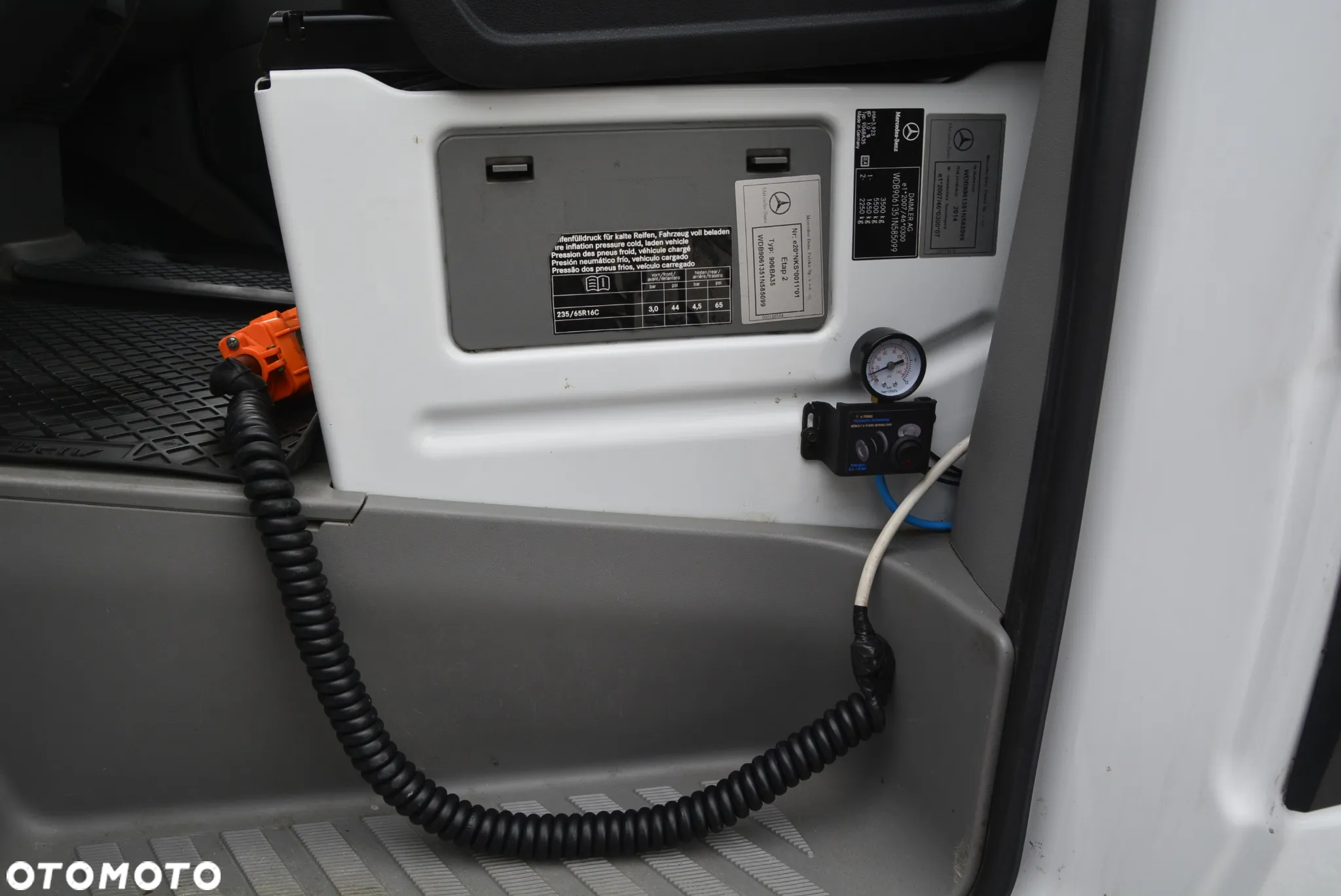 Mercedes-Benz Sprinter - 28
