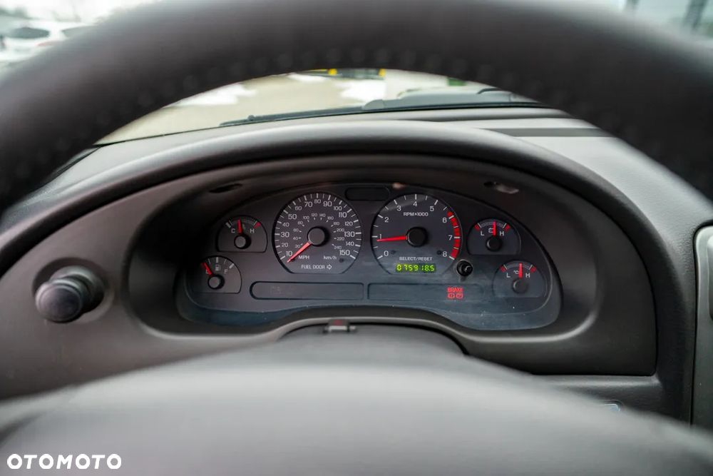 Ford Mustang 4.6 V8 GT - 39