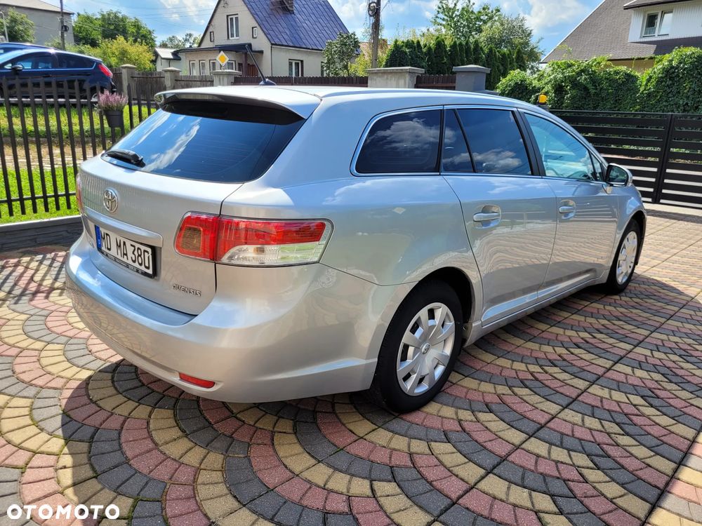 Toyota Avensis 1.8 Sol - 5