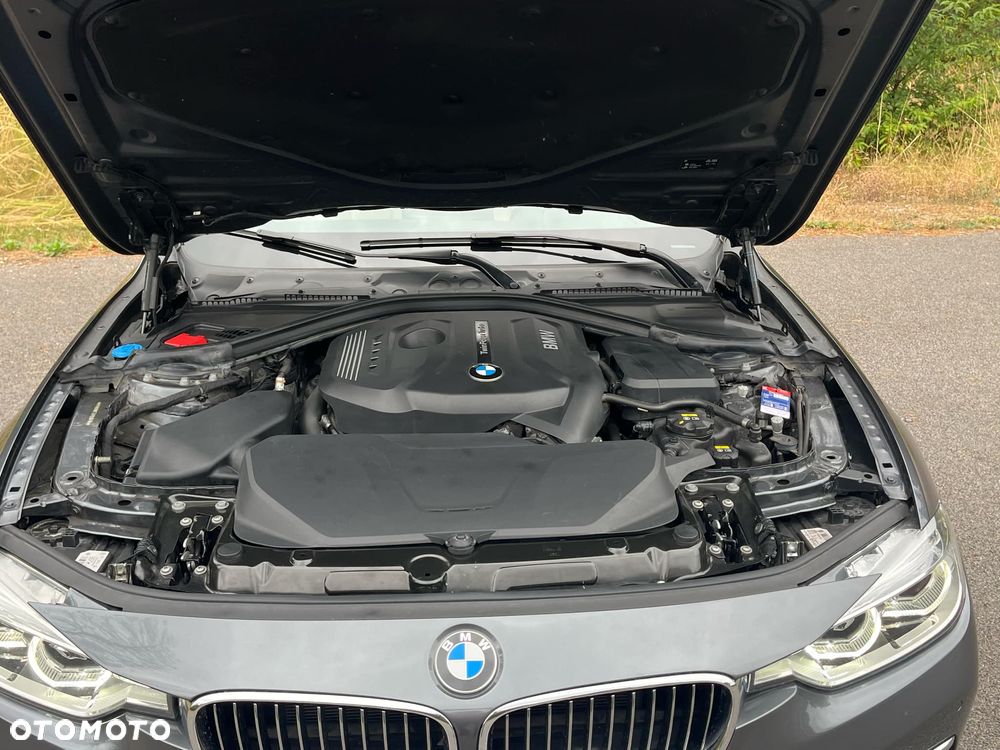 BMW Seria 3 ver-330i-edition-luxury-line-purity - 23