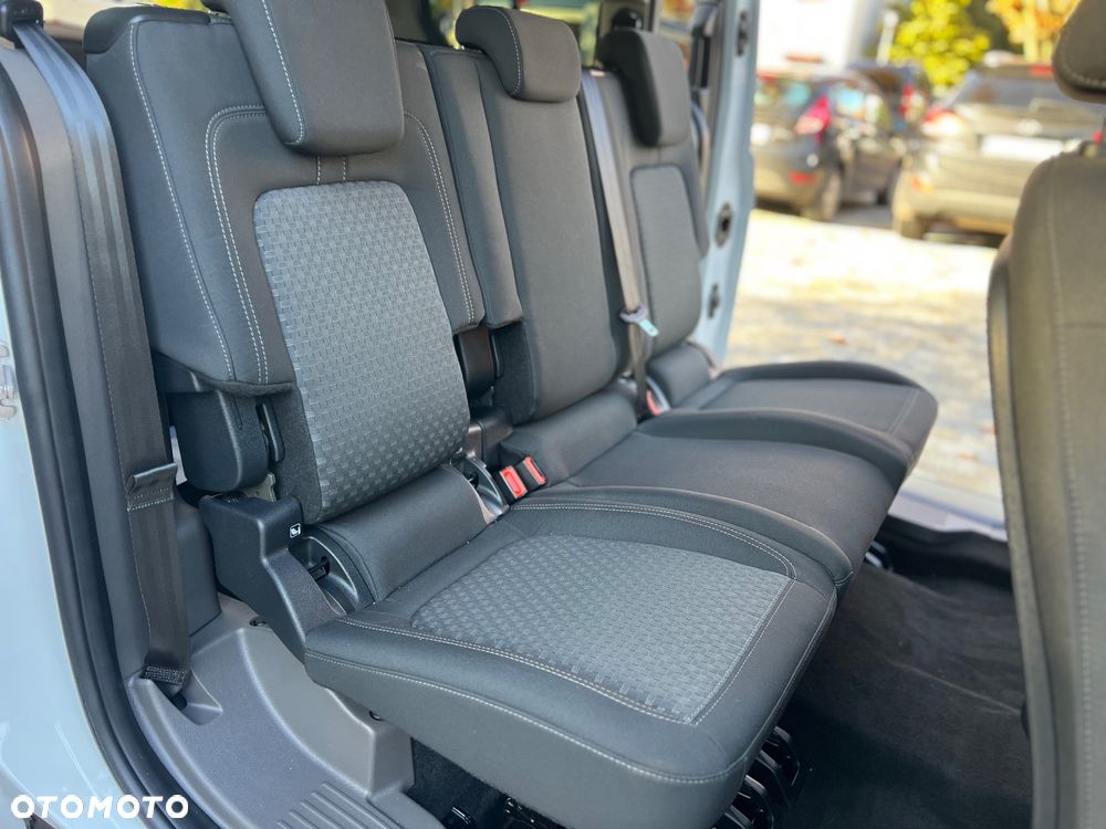 Ford Tourneo Connect Grand - 31
