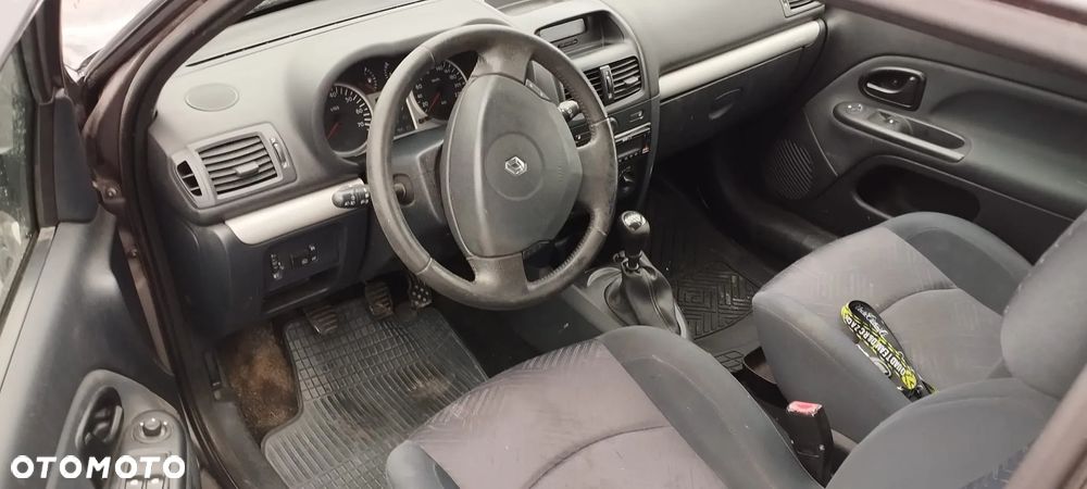 Renault Clio 1.6 16V Confort Dynamique - 3