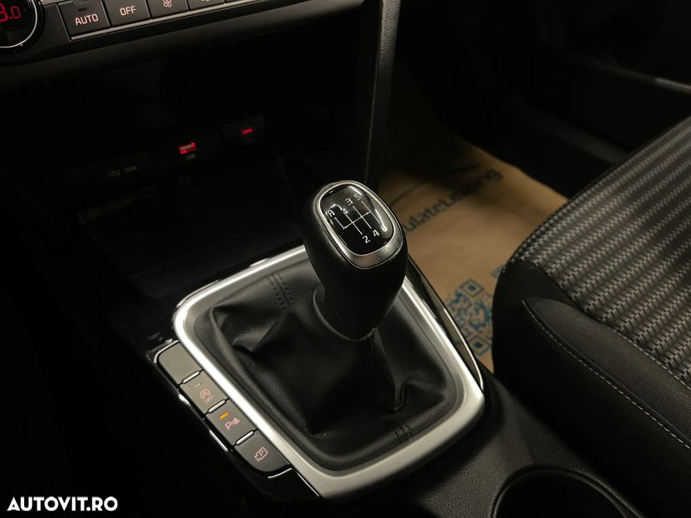 Kia Ceed 1.5 T-GDI OPF Vision - 23