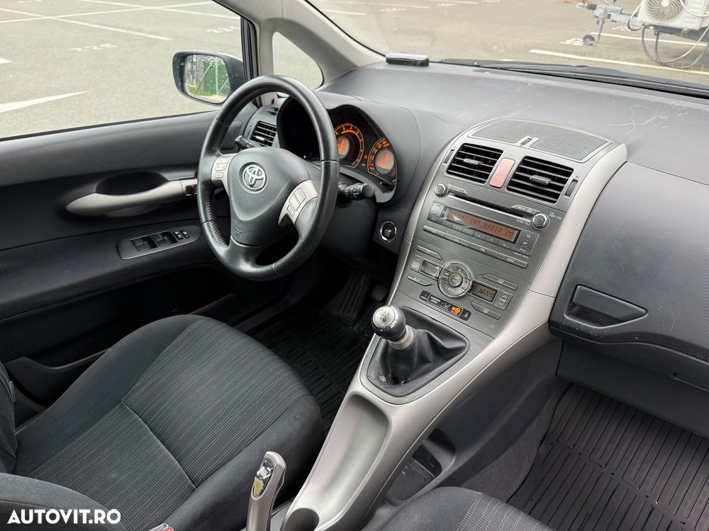 Toyota Auris 1.6 Sol - 6