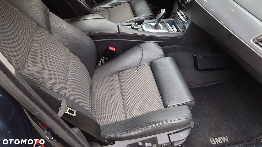 BMW Seria 5 525d xDrive Touring - 29