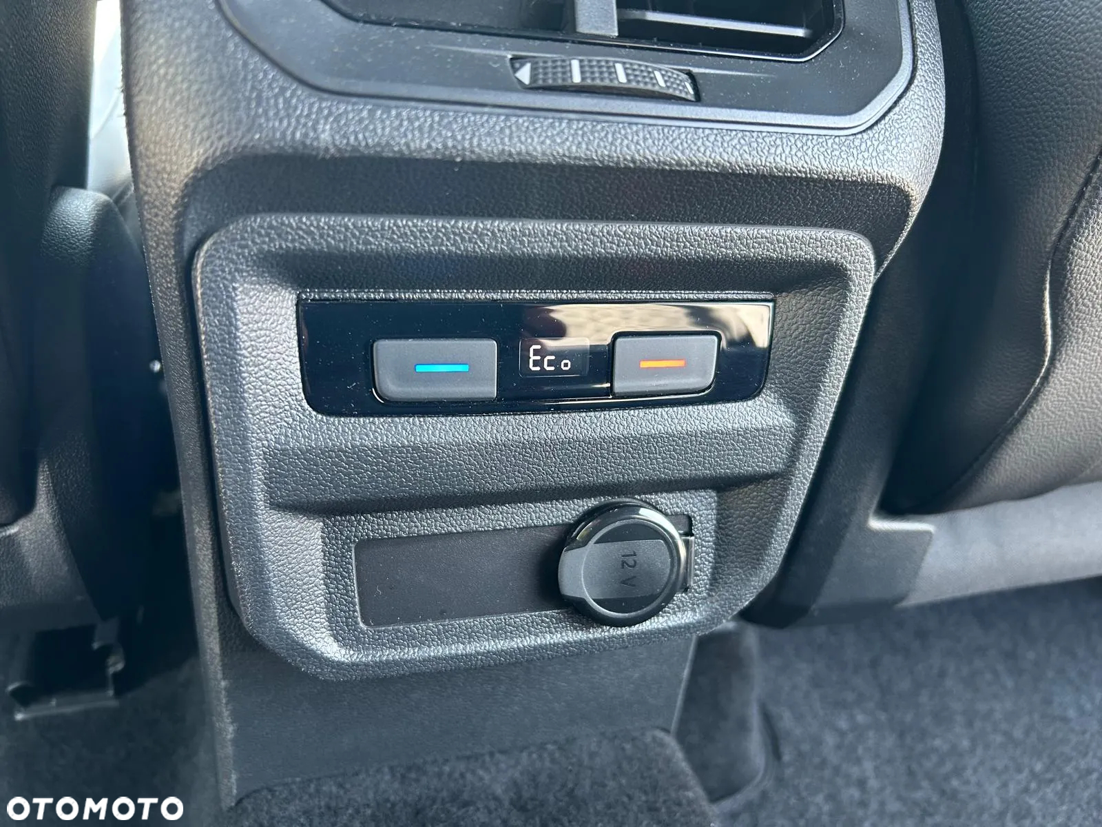 Volkswagen Tiguan - 9