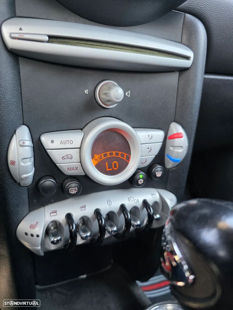 MINI Cabrio Cooper S Auto - 12