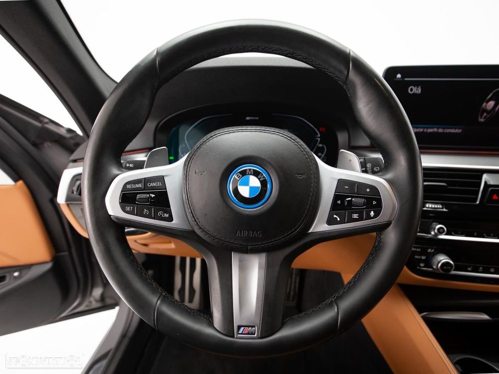 BMW 530 e Pack Desportivo M - 19