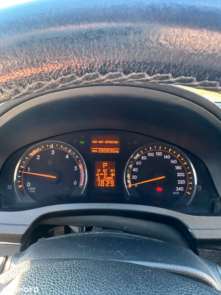 Toyota Avensis - 7