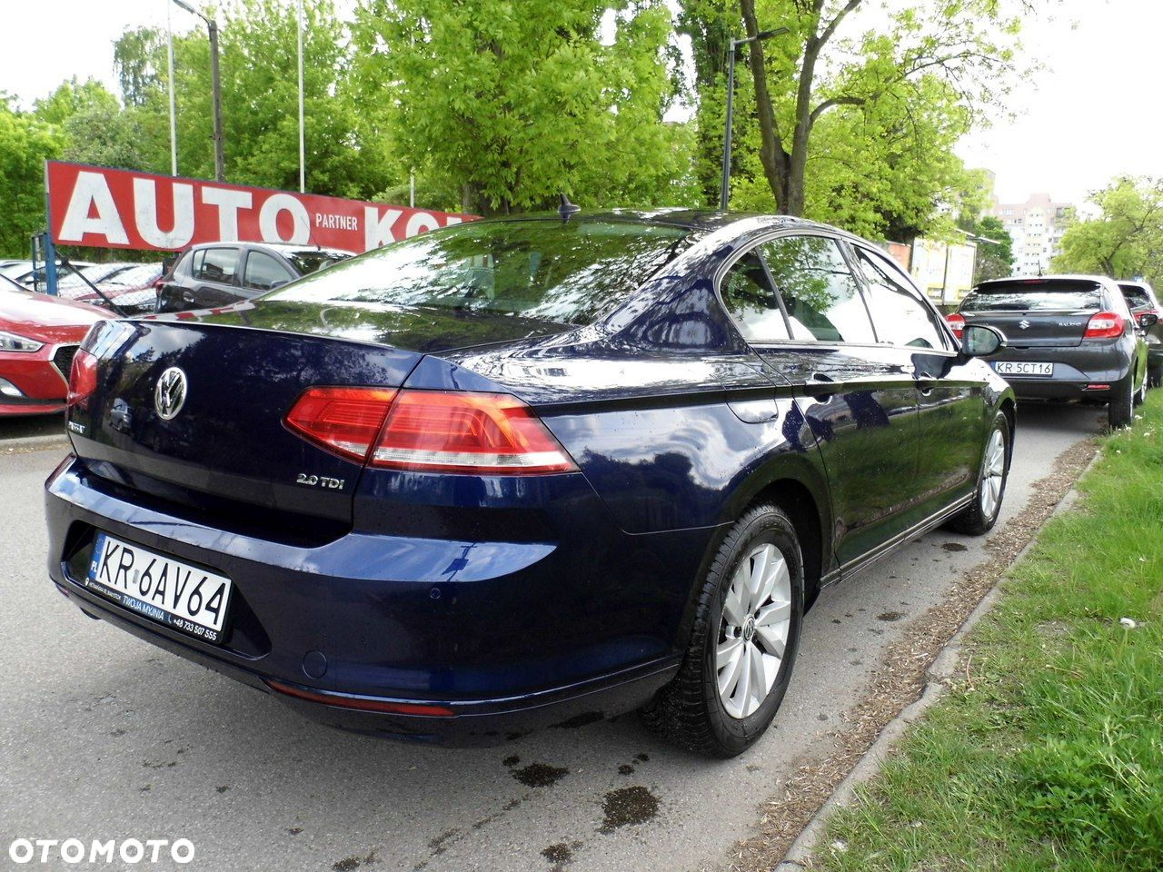 Volkswagen Passat - 4