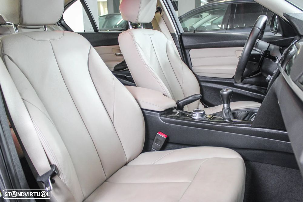BMW 320 d Line Luxury - 18