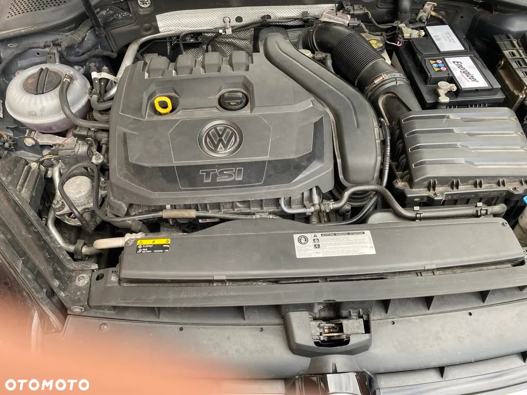 Volkswagen Golf 1.5 eTSI OPF DSG R-Line - 15