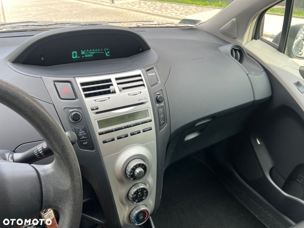 Toyota Yaris 1.0 Luna A/C - 10