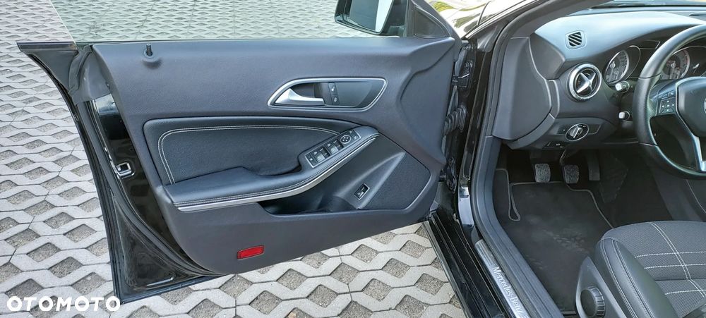 Mercedes-Benz CLA - 36