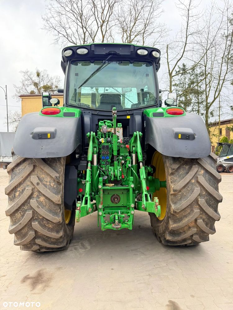John Deere 6215R - 15