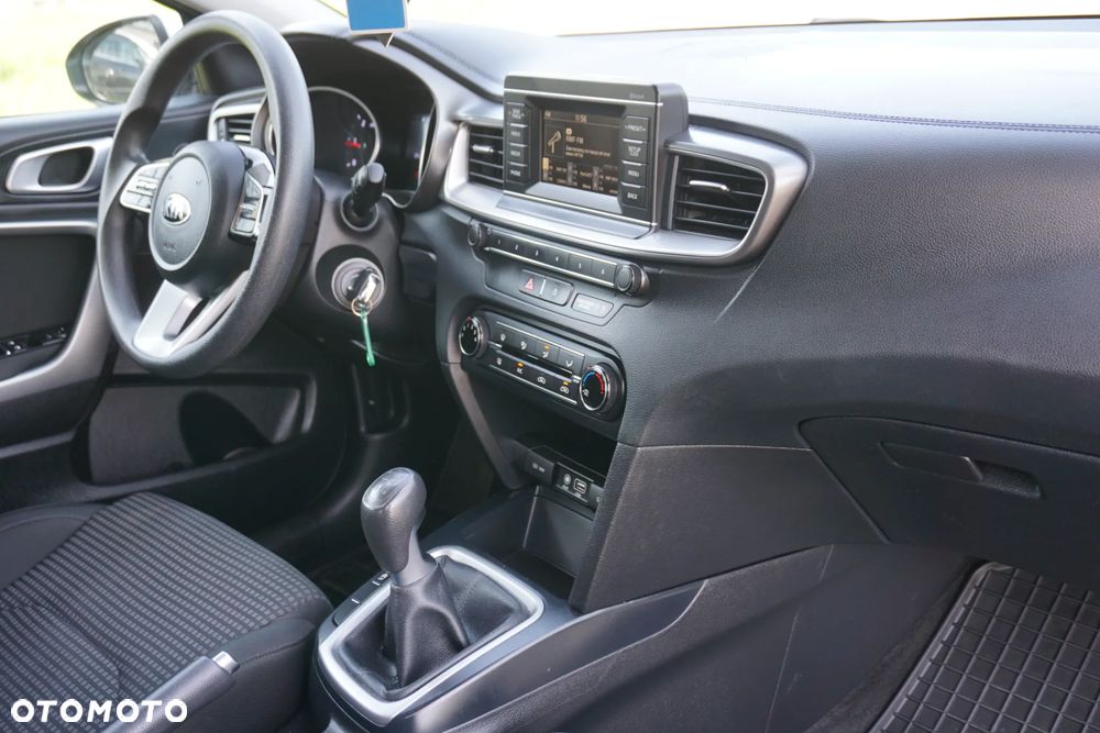 Kia Ceed 1.6 CRDi SCR M - 16