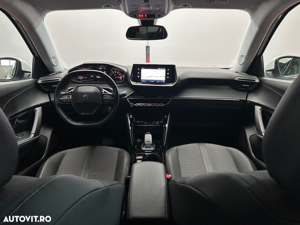 Peugeot 2008 PureTech 130 EAT8 Allure - 6