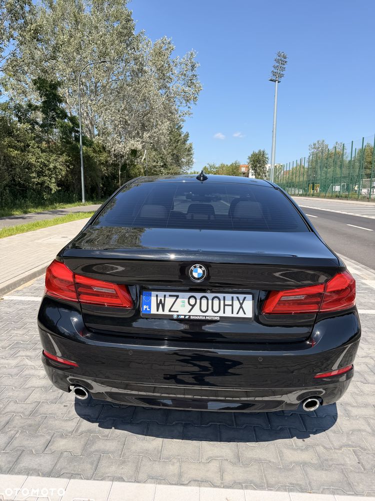 BMW Seria 5 520d xDrive - 6