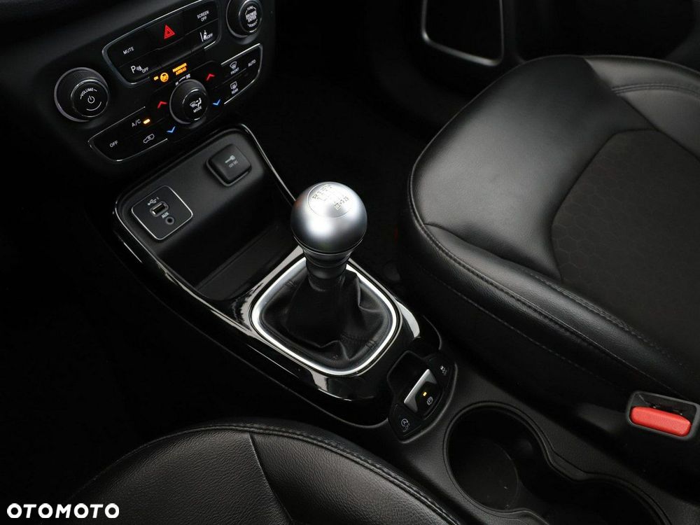 Jeep Compass 1.4 TMair Longitude FWD S&S - 32