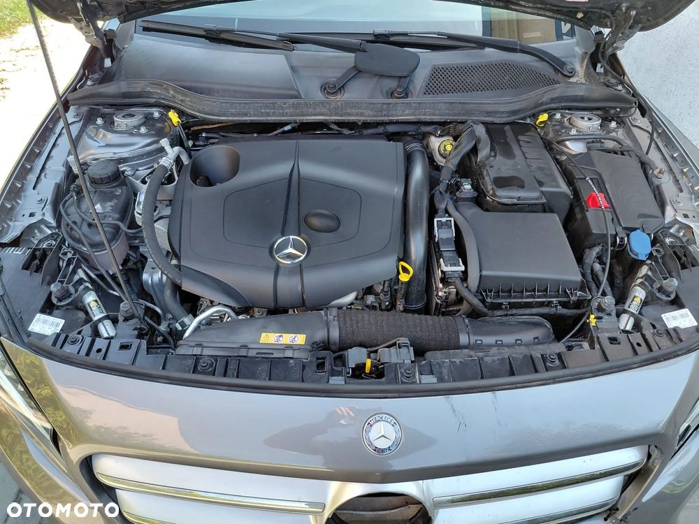 Mercedes-Benz GLA - 23