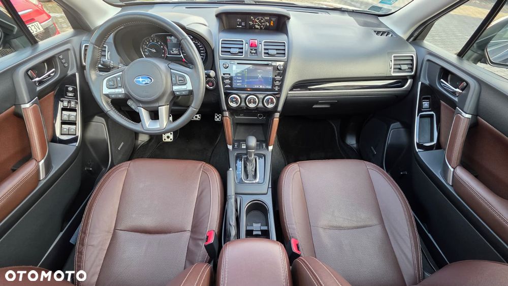 Subaru Forester 2.0 XT Platinum Lineartronic - 14