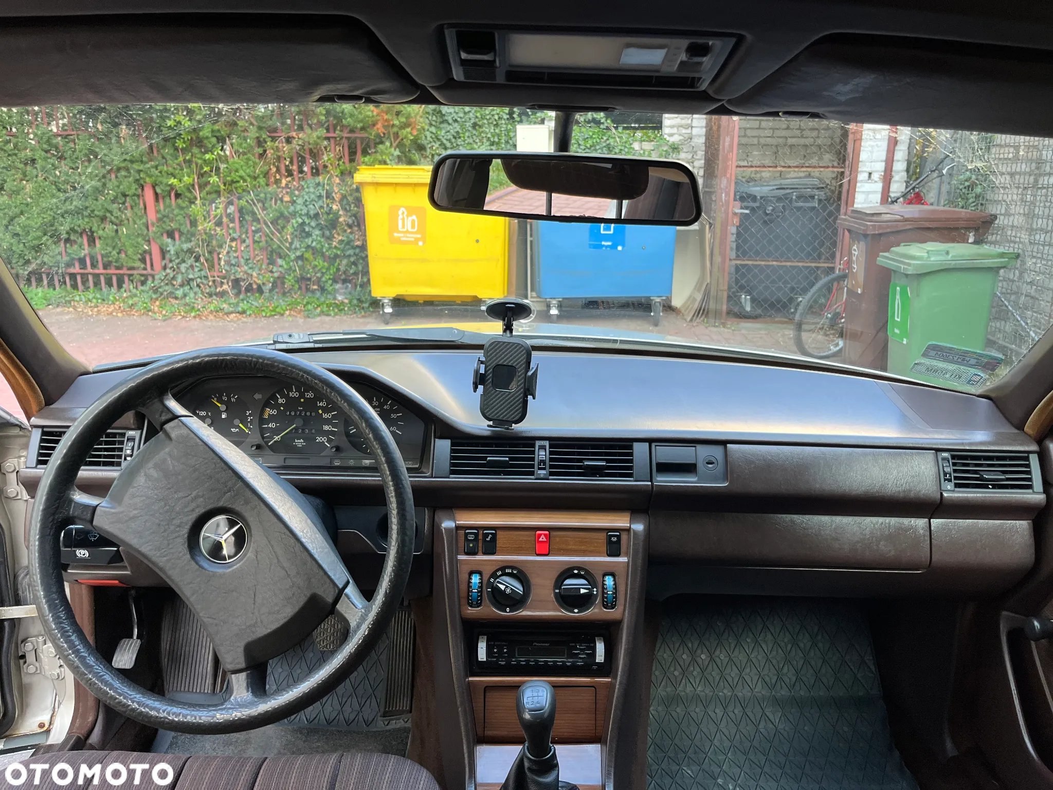 Mercedes-Benz W124 (1984-1993) - 30