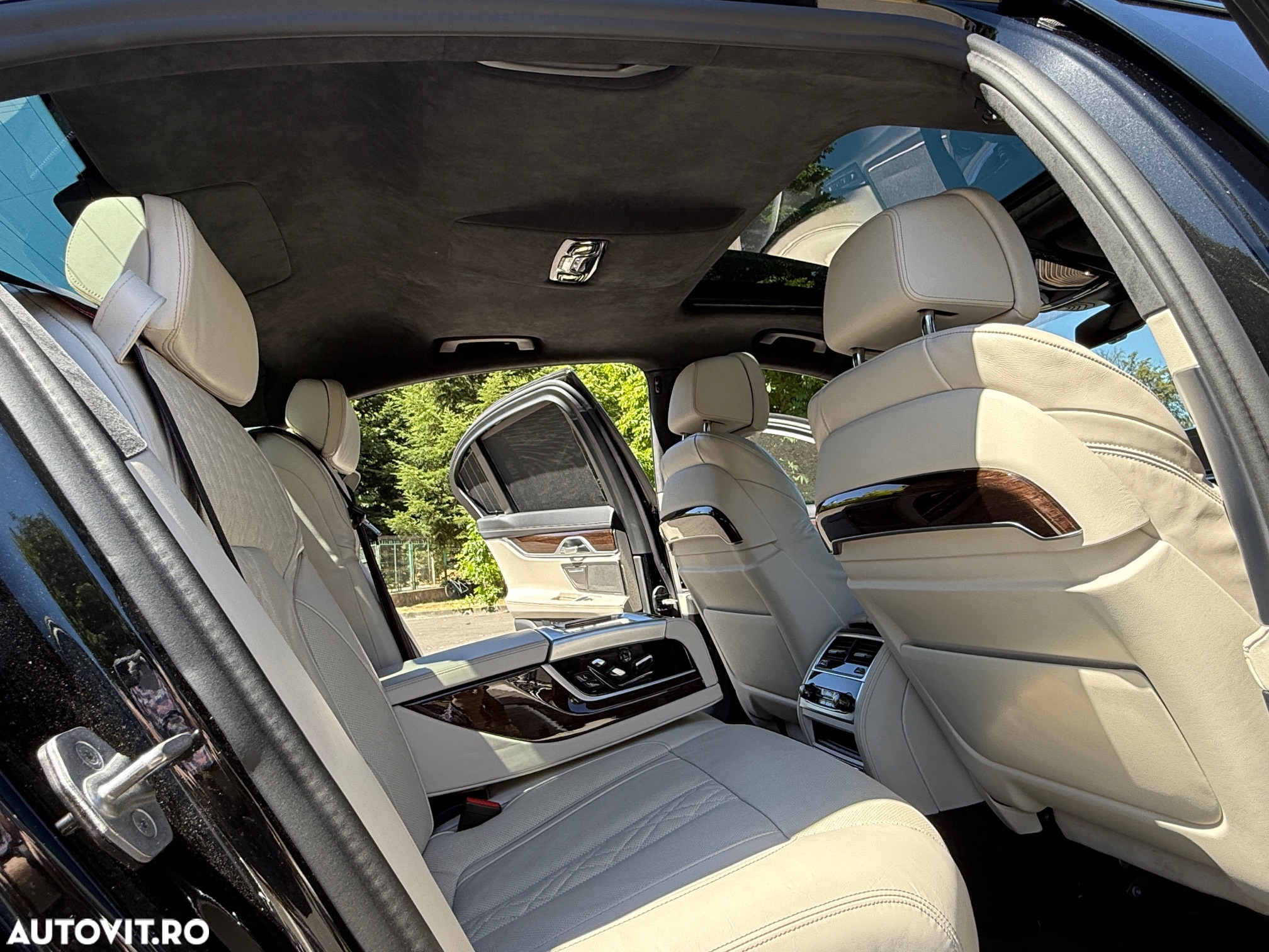 BMW Seria 7 750Li xDrive - 25