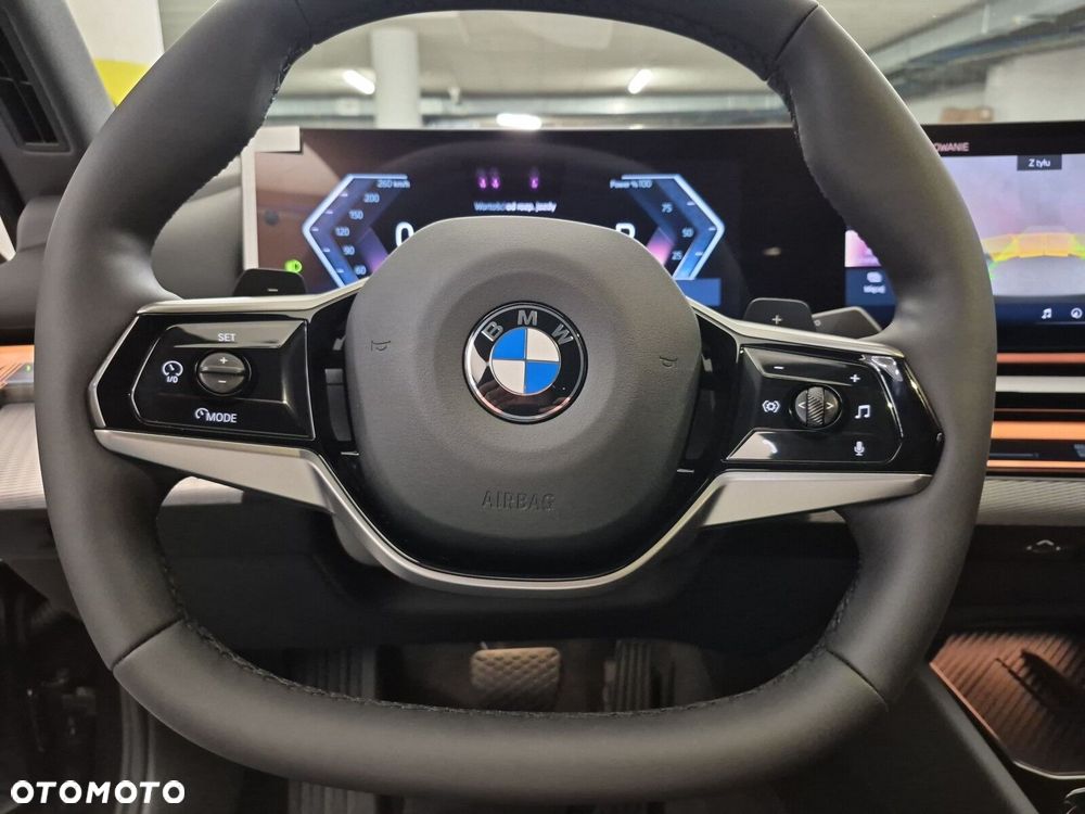 BMW Seria 5 520i mHEV - 28